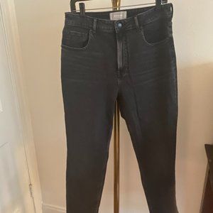 Everlane Cheeky Curvy Black Jean